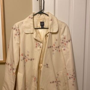 Like new worn once. Size Medium spring coat.
